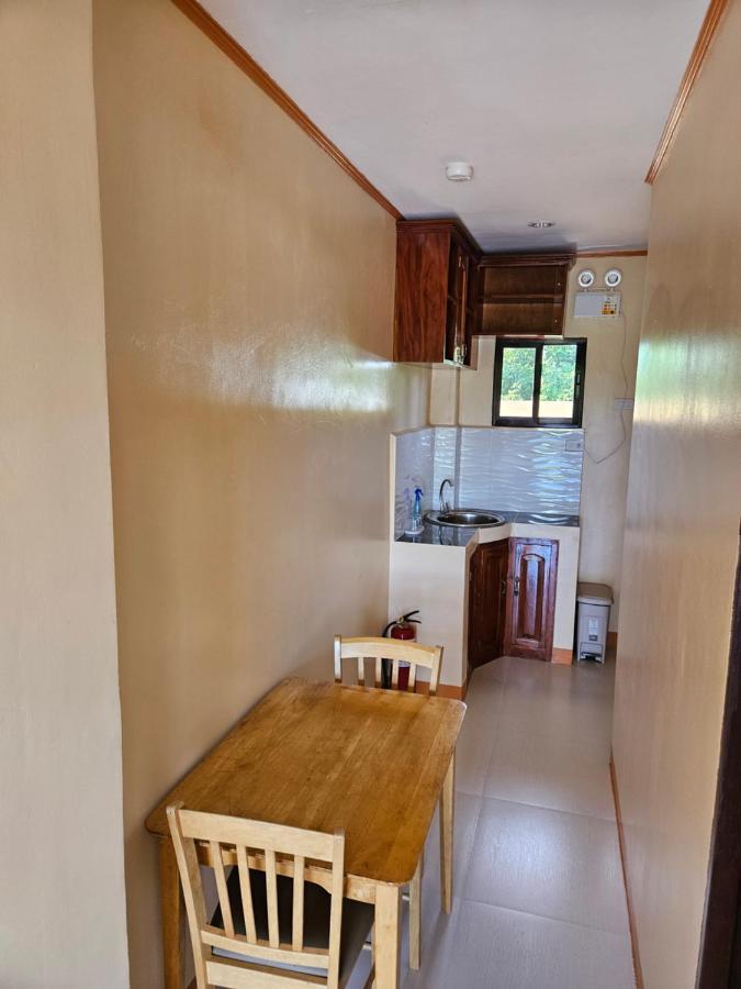 ホテル Moalboal Cay エクステリア 写真